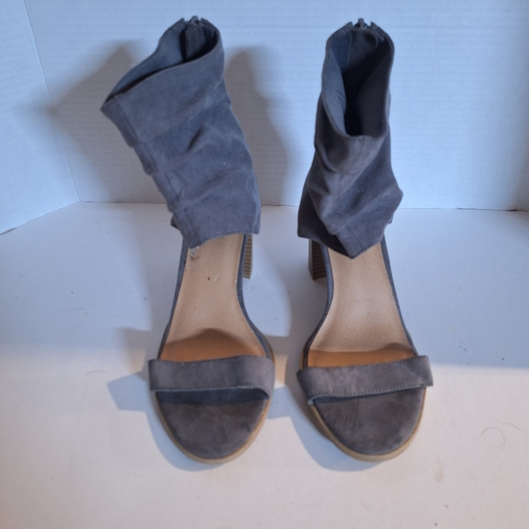 Brash Gray Women's Heels - Picture 1 of 6
